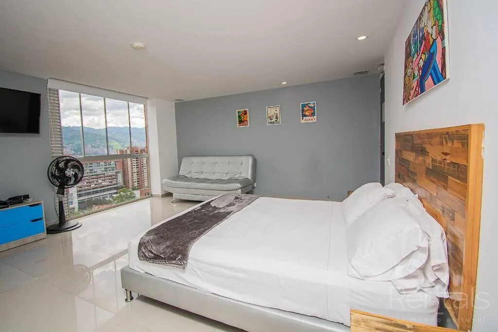 Kontakt z Mountain And City Views Loft Ultra-Fast Internet